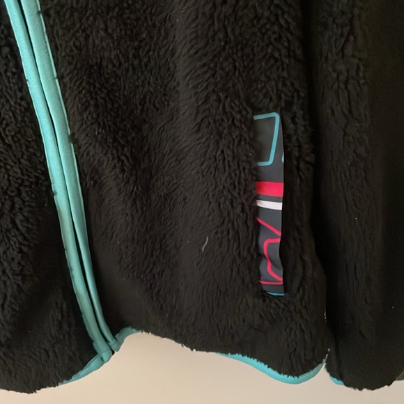 Rare TikTok Fleece - Picture 4 of 5